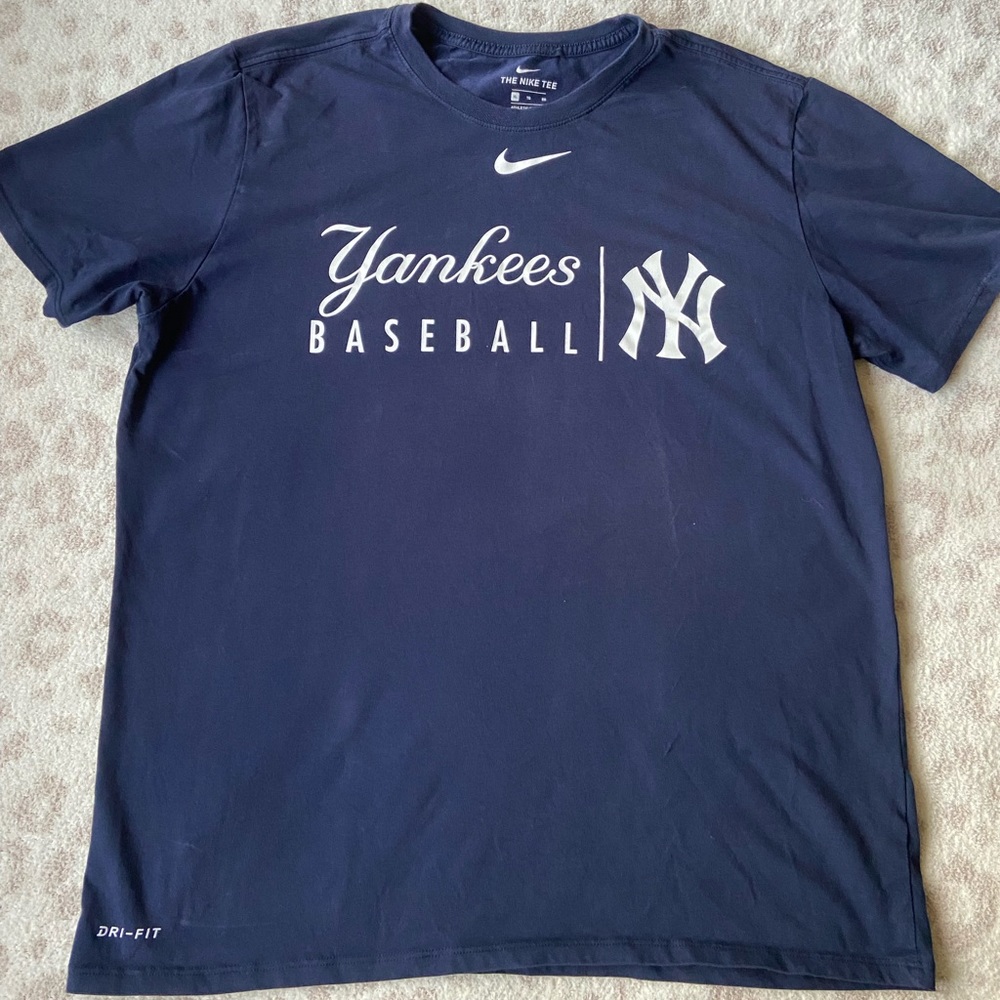 Nike Yankees dri-fit tshirt
